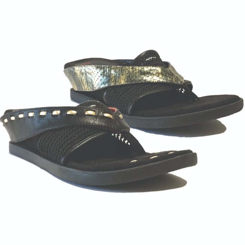 Issa - Black flips to Metallic - Modzori Reversible Low Wedge